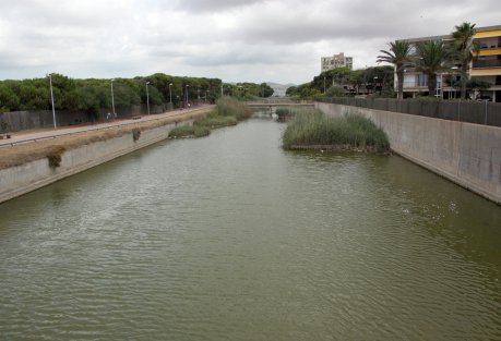Panor�mica de la Riera dels Canyars de Gav� Mar des del nou pont del passeig mar�tim de Gav� Mar (5 d'Agost de 2010)